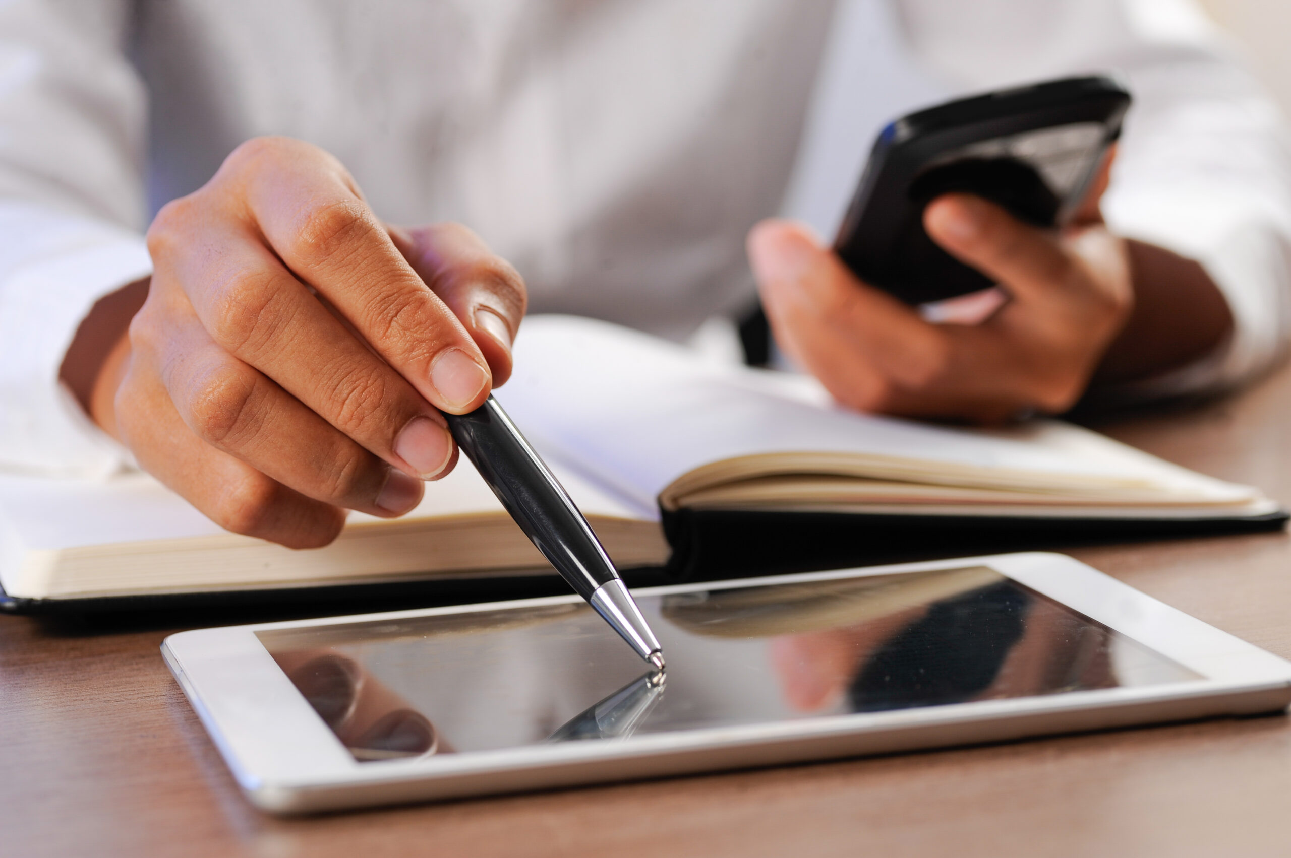 ¿Qué es la firma digital y por qué cada vez más empresas están eliminando el papel?