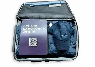 Pack con varias prendas serigrafiadas por Meydis para Astara